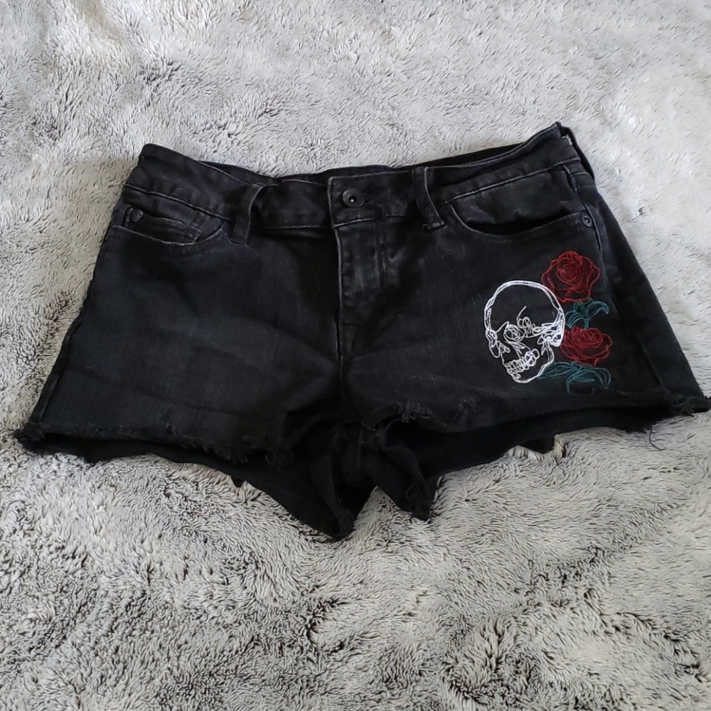 Blackheart skull&rose shorts